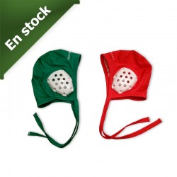 Duo of a green cap for underwater hockey coaches and red cap for referees 