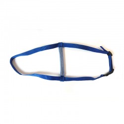Strap for mask to offer a better resistance to impacts during underwater hockey practice.
